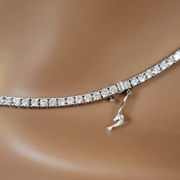 Elegant Silver Necklace - Picture 3 of 14